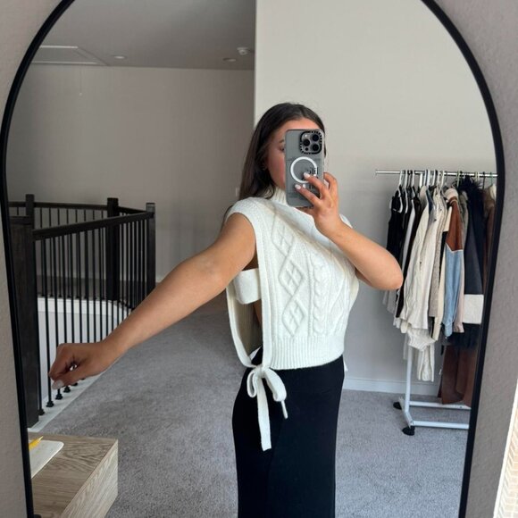 Cider ivory cableknit sweater vest☁️✨ - Picture 5 of 8